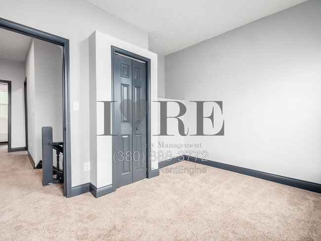 Building Photo - 806 Sullivant Ave