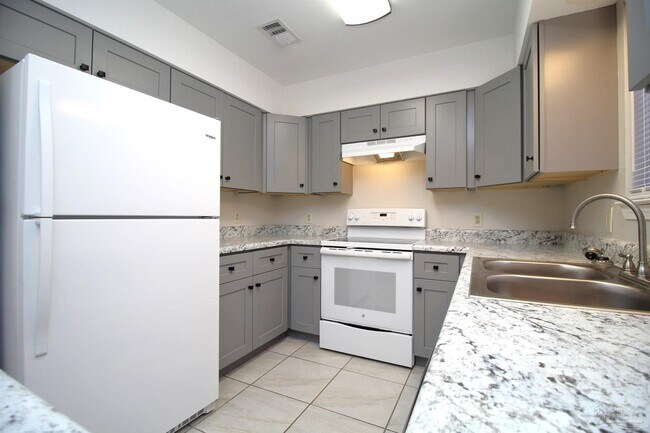 Building Photo - 7225 Dogwood Terrace Dr