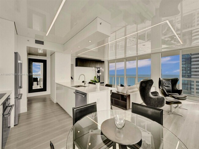 Primary Photo - 6365 Collins Ave