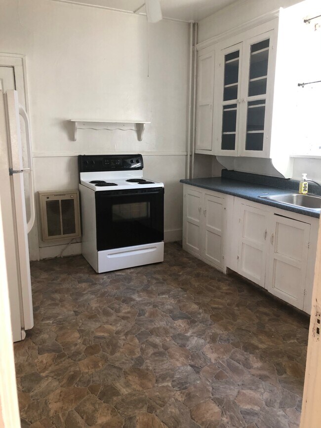 Building Photo - 15 LLC-54 Sailly Avenue