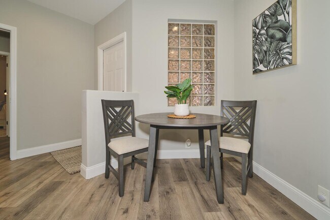 Building Photo - 9190 Southmont Cove