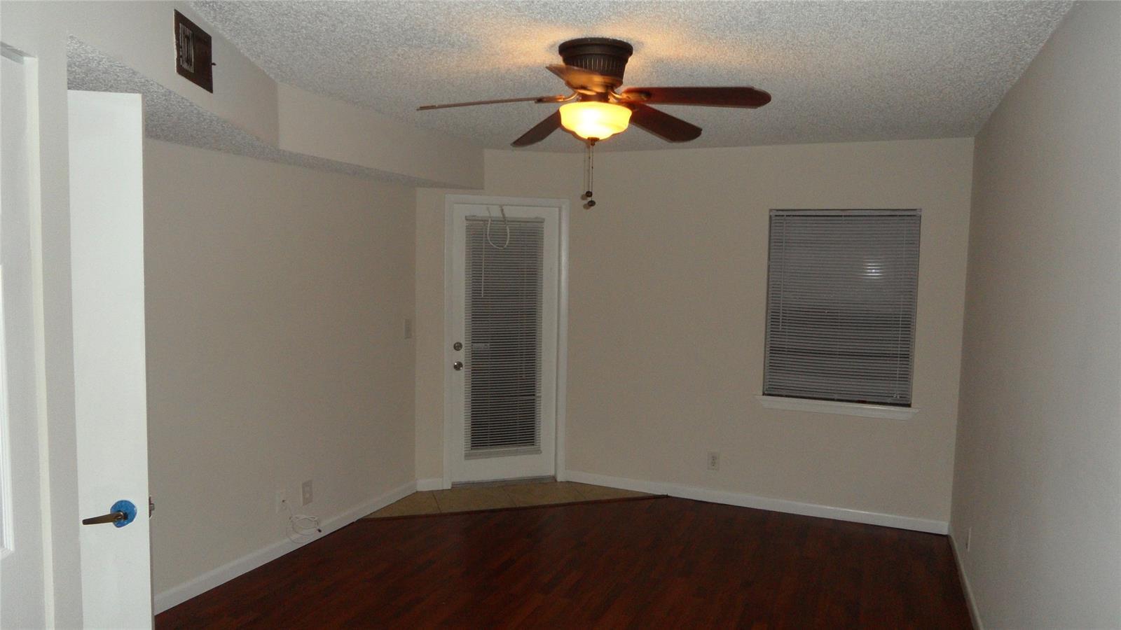 Building Photo - 9999 Summerbreeze Dr