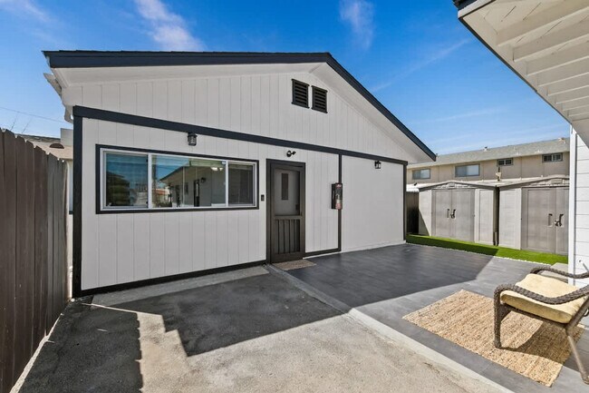 Building Photo - 129 Maple Ave
