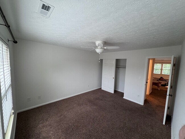 Building Photo - 3388 Fishinger Mill Dr