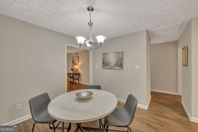 Building Photo - 4375 Coopers Creek Dr SE