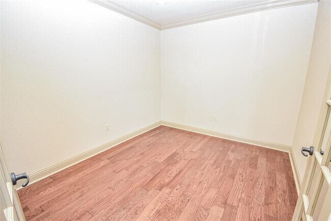 Building Photo - 2801 Wexford Dr