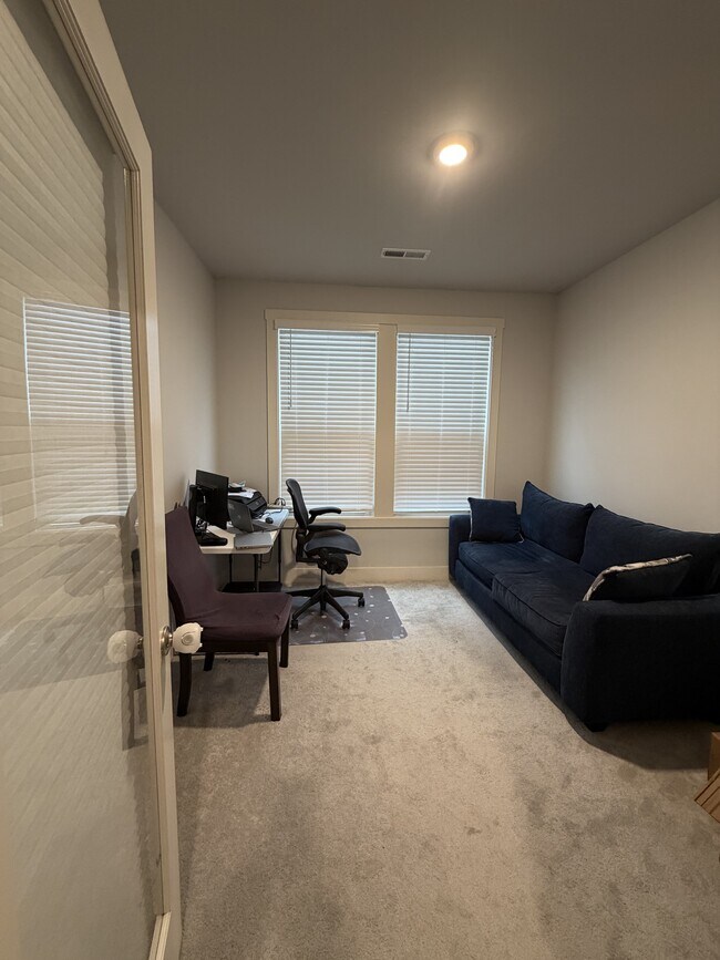 Building Photo - 6133 Alsace Ln