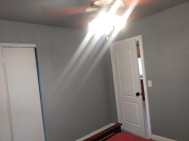 Building Photo - Charming 2BR House in Rosamond