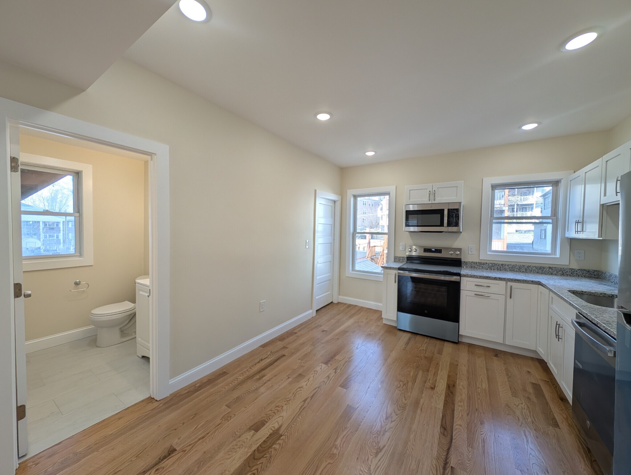 Building Photo - 5 Lowell Cir