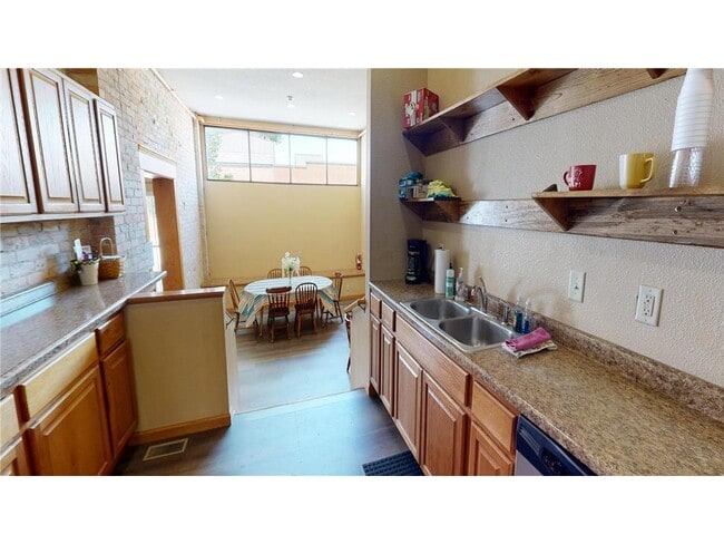 Building Photo - 539 Pacific Ave SW