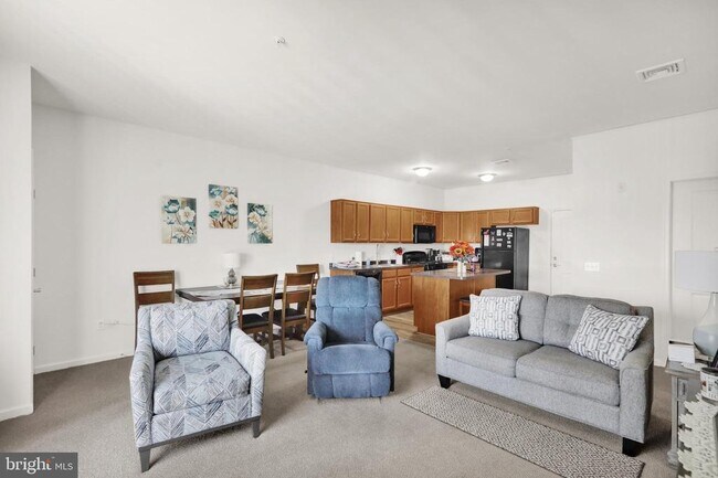 Building Photo - 113 Legacy Blvd