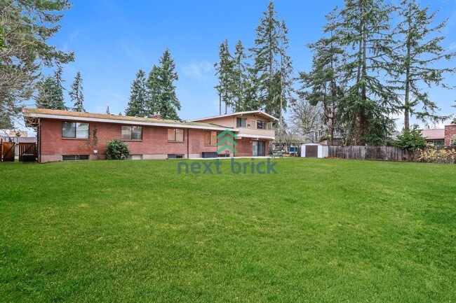 Building Photo - Stunning cul-de-sac residence near Odle Middle School and Bellevue Aquatic Center!