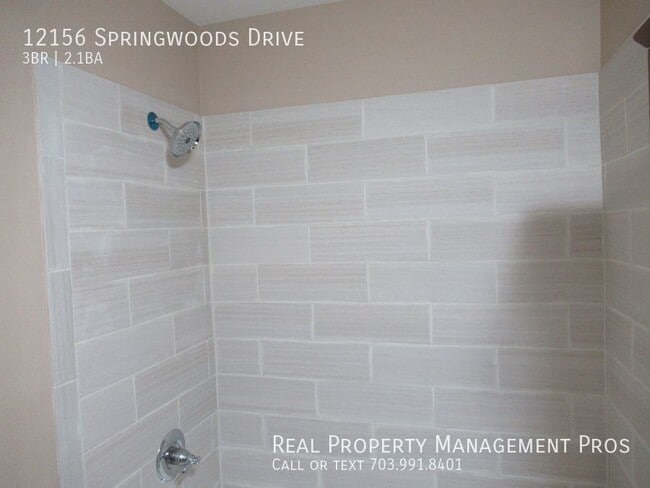 Building Photo - New Paint