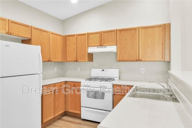 Building Photo - 8842 Duncan Barrel Ave