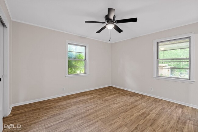 Building Photo - 6119 Bradford Dr