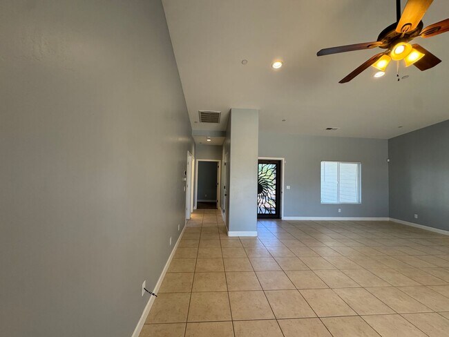 Building Photo - 36310 Sparta Ave