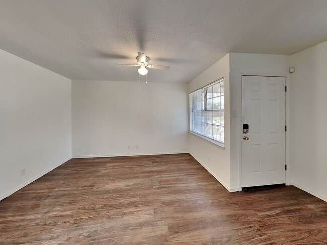 Building Photo - Move-in Special: Receive $500 off your fir...