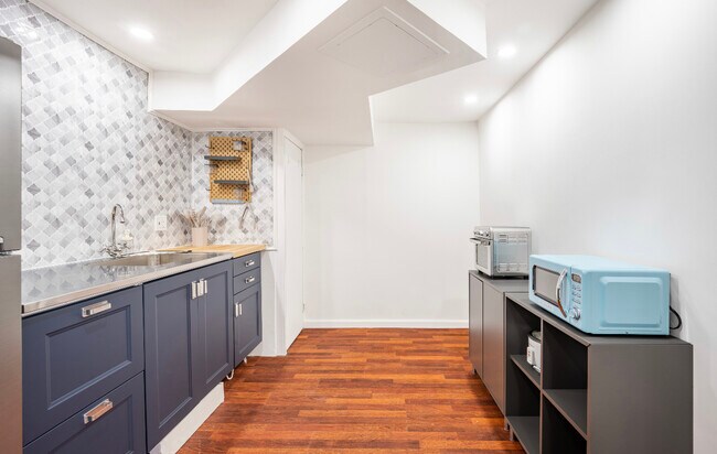 Kitchenette - 11 Oakview Ln