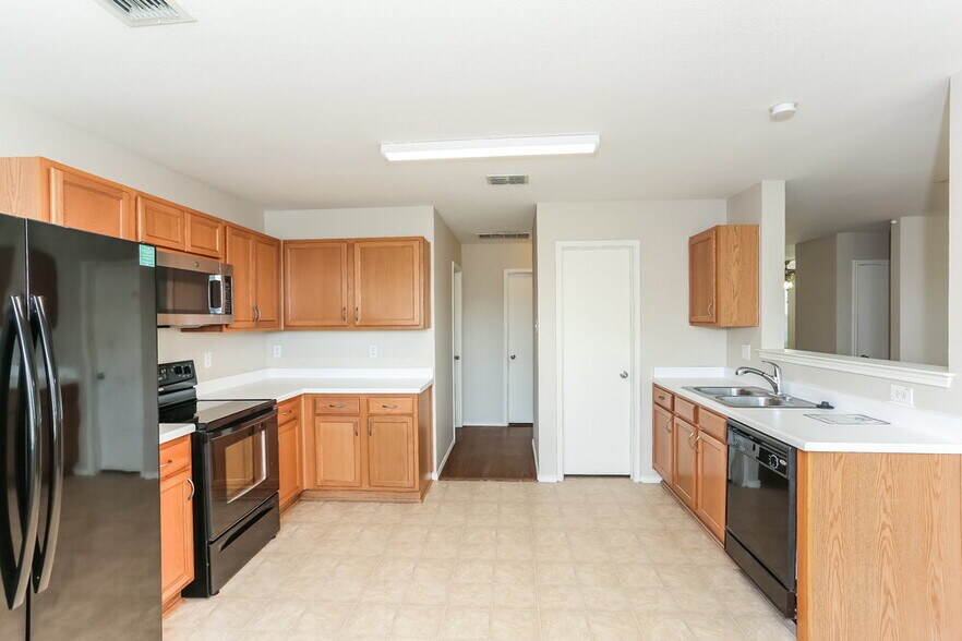 Building Photo - 1421 Krista Dr