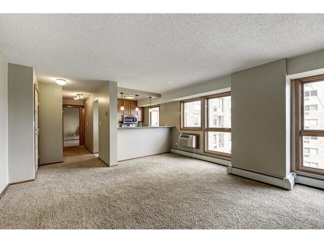 Primary Photo - 433 S 7th St