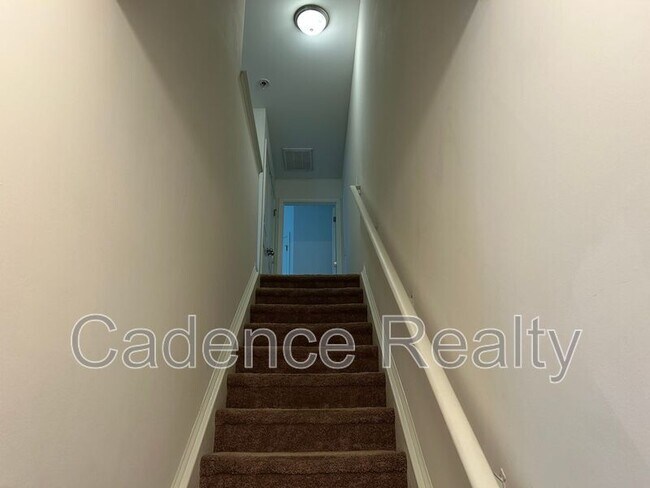 Building Photo - 208 Jordan Ln