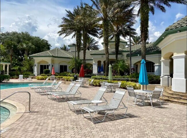 Building Photo - 2 Bedroom 2 Bath Condo For Rent in Kissimm...