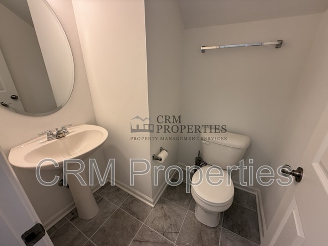 Building Photo - 326 N Warman Ave