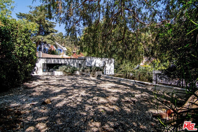 Building Photo - 2553 Glen Green St