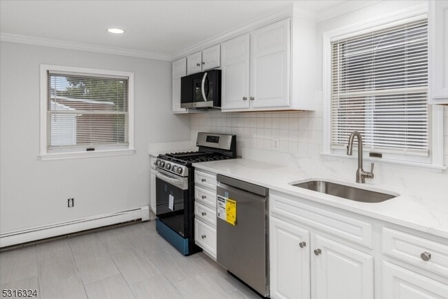 Building Photo - 4 Coppola St