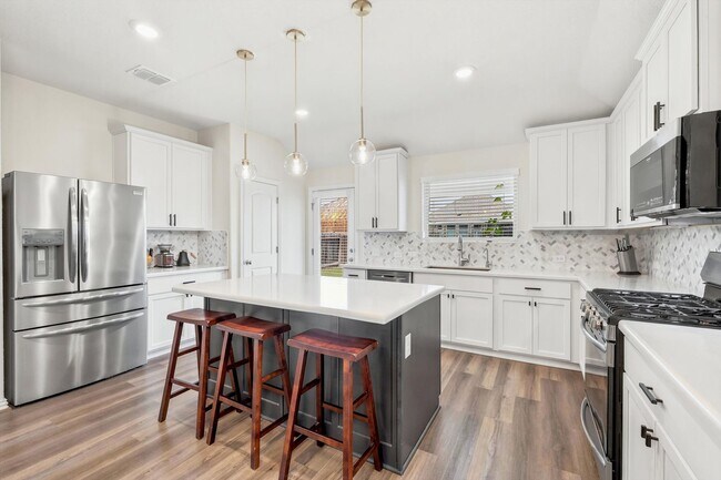 Building Photo - Charming 3-Bedroom Home in Desirable New Braunfels Neighborhood