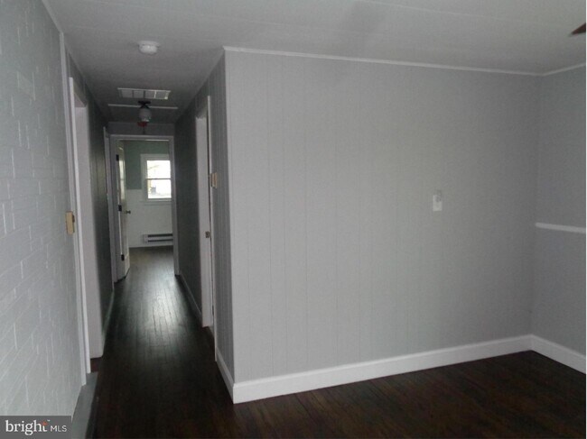 Building Photo - 2404 Ketchum Ave