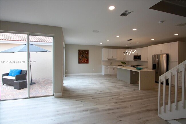 Building Photo - 935 Lemonwood Ct