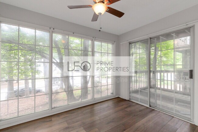 Building Photo - 1350 Brockett Pl