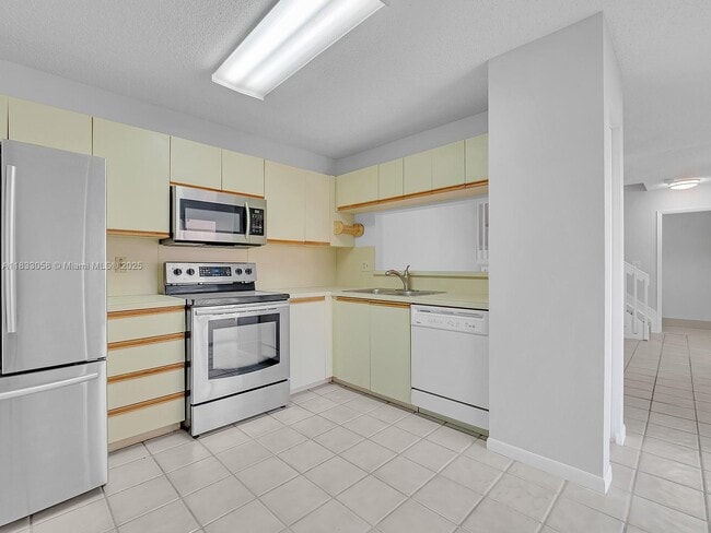 Building Photo - 11050 Nautilus Dr