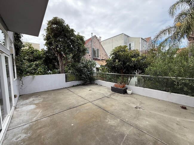 Building Photo - The contemporary residential unit townhouse