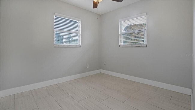 Building Photo - 2992 Chantilly Ave