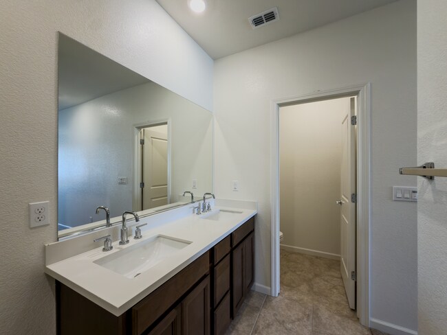 Building Photo - 2048 Ballet Way