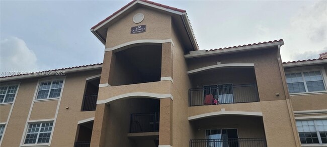 Building Photo - 220 SW 116th Ave