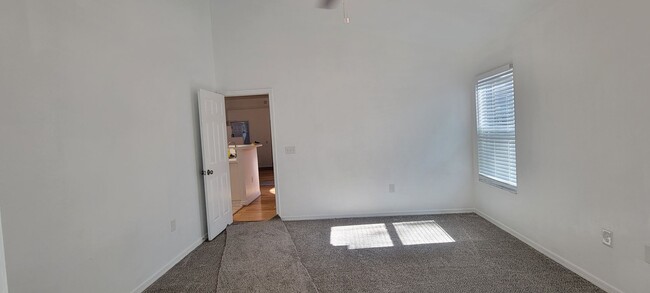 Building Photo - 3 Bedroom/2 Bath Home in Cherry Tree