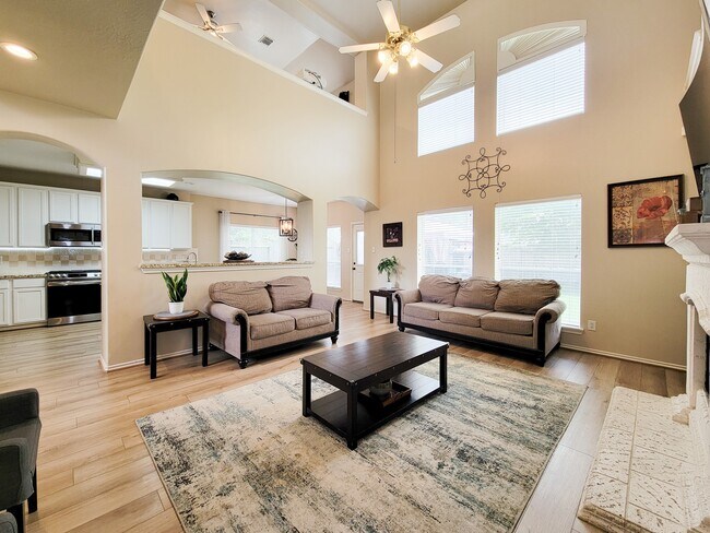 Building Photo - 17615 Forest Haven Trail