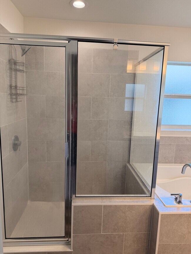 Building Photo - 281 Arbuthnot St