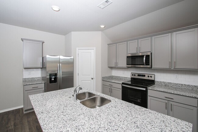 Building Photo - Beautiful new build ready for you!