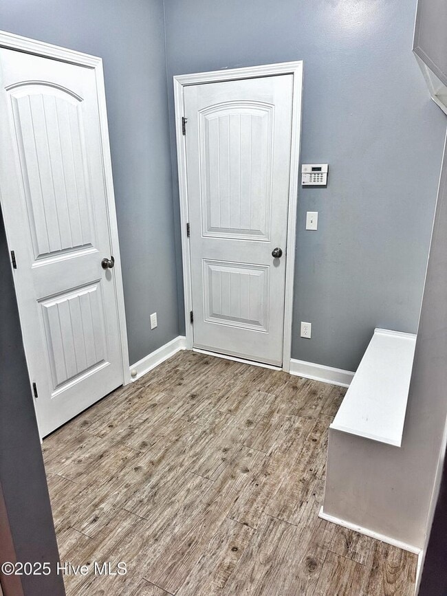 Building Photo - 109 Pennington St