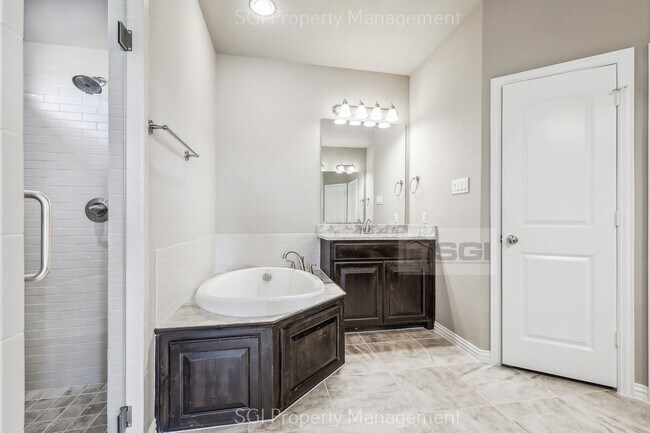 Building Photo - 209 Cedar Elm Ln