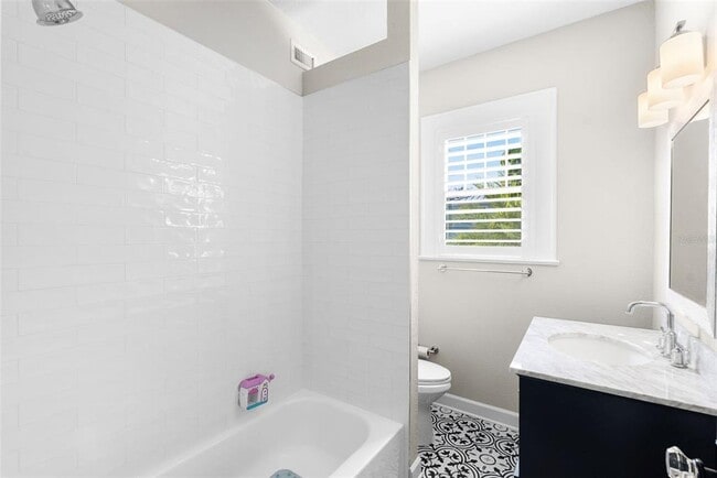 Building Photo - 2943 W Bayshore Ct