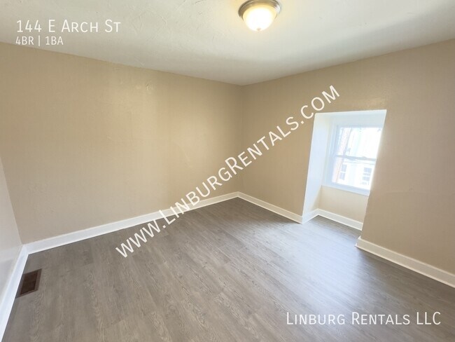 Building Photo - 144 Arch St