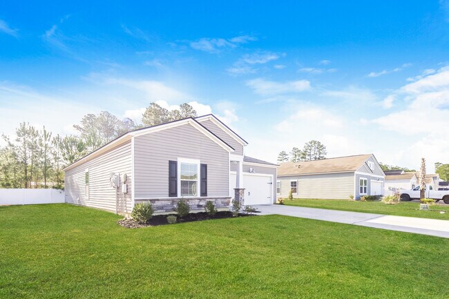 Building Photo - 2752 Desert Rose St