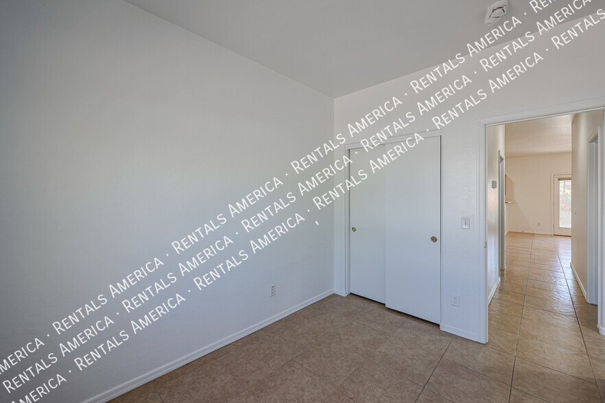 Building Photo - 6837 N 81st Dr