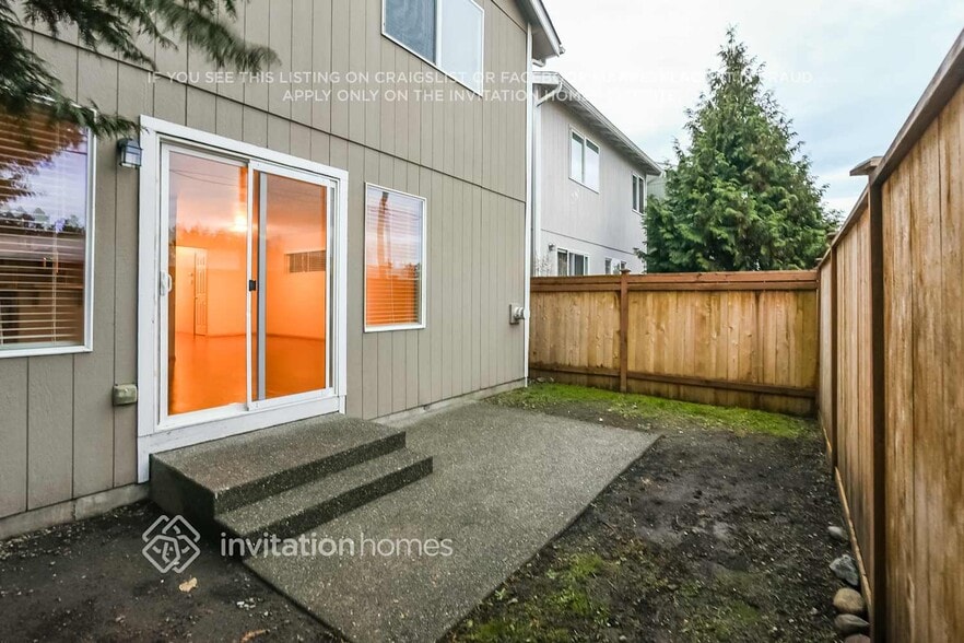 Building Photo - 17804 1st Ave Ct E