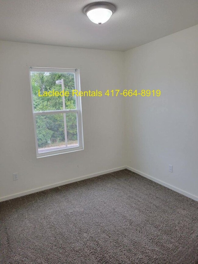 Building Photo - 3 BED 2 1/2 BATH TOWNHOUSE- FEBRUARY SPECI...